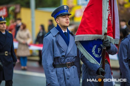 zdjęcie przedstawia osoby podczas uroczystości 11. listopada 2025