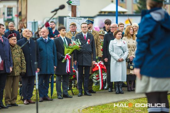 zdjęcie przedstawia osoby podczas uroczystości 11. listopada 2025