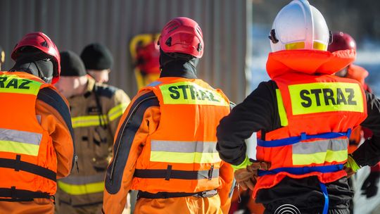 Ćwiczenia strażaków na Łowisku Koła PZW Miasto Gorlice w Kobylance (21 stycznia 2026)