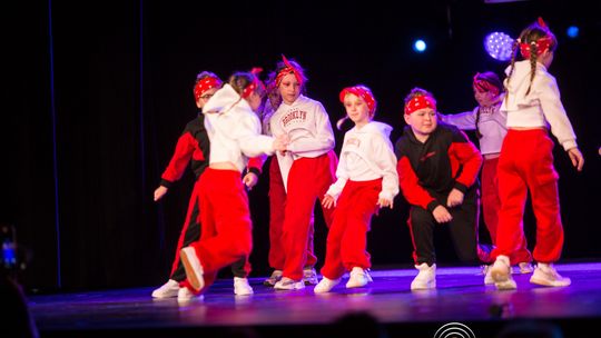 zdjęcie przedstawia dzieci podczas 2. Gorlickiego Festiwalu Tańca 2026