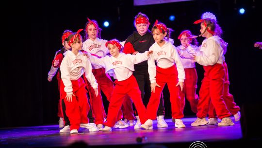 zdjęcie przedstawia dzieci podczas 2. Gorlickiego Festiwalu Tańca 2026