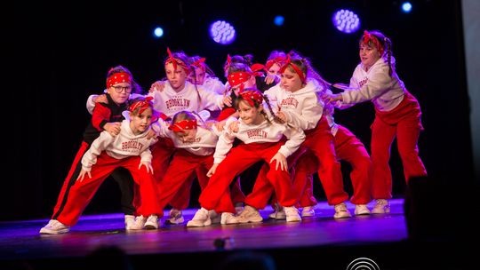 zdjęcie przedstawia dzieci podczas 2. Gorlickiego Festiwalu Tańca 2026
