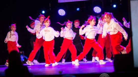 zdjęcie przedstawia dzieci podczas 2. Gorlickiego Festiwalu Tańca 2026