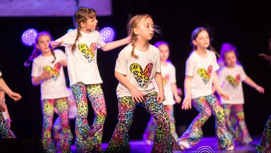 zdjęcie przedstawia dzieci podczas 2. Gorlickiego Festiwalu Tańca 2026