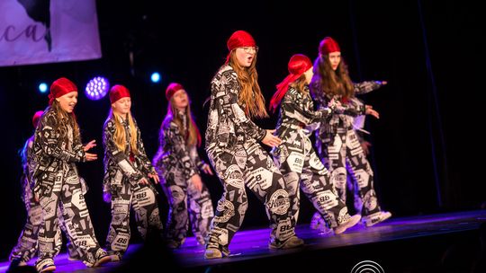 zdjęcie przedstawia dzieci podczas 2. Gorlickiego Festiwalu Tańca 2026