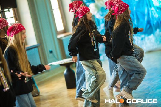 zdjęcie przedstawia dzieci podczas 2. Gorlickiego Festiwalu Tańca 2026