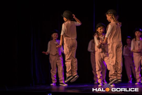 zdjęcie przedstawia dzieci podczas 2. Gorlickiego Festiwalu Tańca 2026