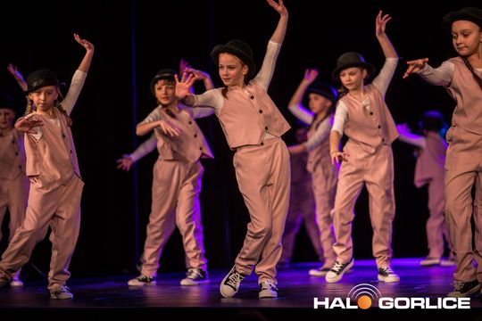 zdjęcie przedstawia dzieci podczas 2. Gorlickiego Festiwalu Tańca 2026