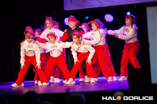 zdjęcie przedstawia dzieci podczas 2. Gorlickiego Festiwalu Tańca 2026