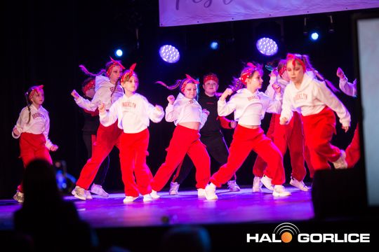 zdjęcie przedstawia dzieci podczas 2. Gorlickiego Festiwalu Tańca 2026