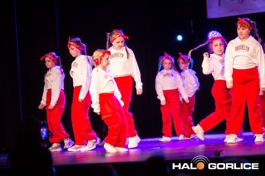 zdjęcie przedstawia dzieci podczas 2. Gorlickiego Festiwalu Tańca 2026
