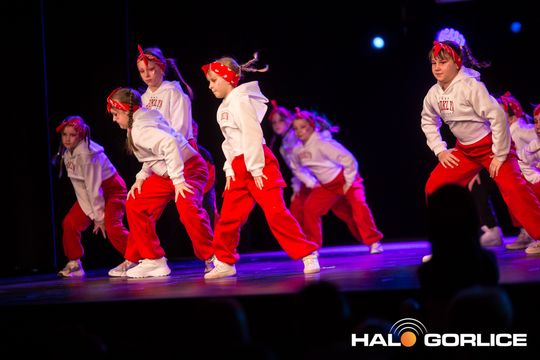 zdjęcie przedstawia dzieci podczas 2. Gorlickiego Festiwalu Tańca 2026