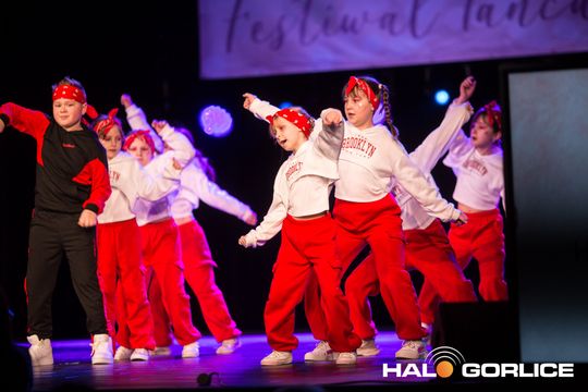 zdjęcie przedstawia dzieci podczas 2. Gorlickiego Festiwalu Tańca 2026