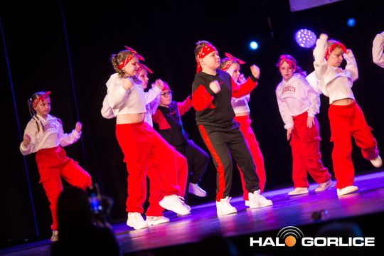 zdjęcie przedstawia dzieci podczas 2. Gorlickiego Festiwalu Tańca 2026