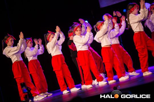 zdjęcie przedstawia dzieci podczas 2. Gorlickiego Festiwalu Tańca 2026