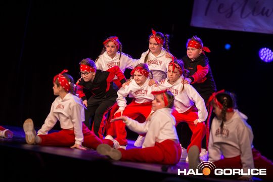 zdjęcie przedstawia dzieci podczas 2. Gorlickiego Festiwalu Tańca 2026