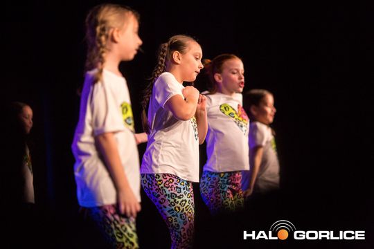 zdjęcie przedstawia dzieci podczas 2. Gorlickiego Festiwalu Tańca 2026