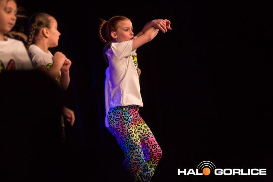 zdjęcie przedstawia dzieci podczas 2. Gorlickiego Festiwalu Tańca 2026