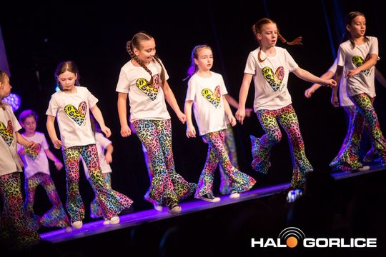 zdjęcie przedstawia dzieci podczas 2. Gorlickiego Festiwalu Tańca 2026