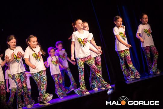 zdjęcie przedstawia dzieci podczas 2. Gorlickiego Festiwalu Tańca 2026