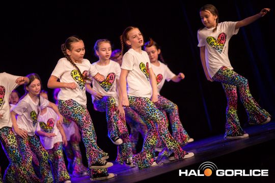 zdjęcie przedstawia dzieci podczas 2. Gorlickiego Festiwalu Tańca 2026