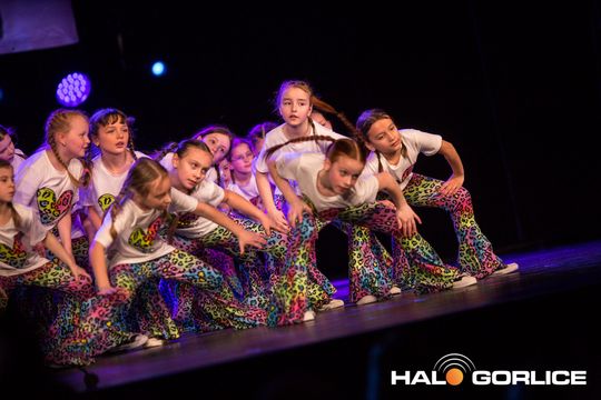 zdjęcie przedstawia dzieci podczas 2. Gorlickiego Festiwalu Tańca 2026