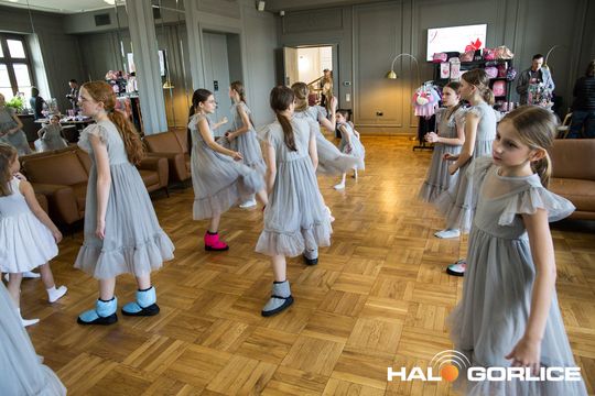 zdjęcie przedstawia dzieci podczas 2. Gorlickiego Festiwalu Tańca 2026