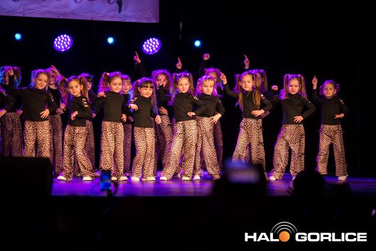 zdjęcie przedstawia dzieci podczas 2. Gorlickiego Festiwalu Tańca 2026