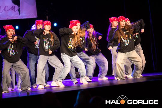 zdjęcie przedstawia dzieci podczas 2. Gorlickiego Festiwalu Tańca 2026