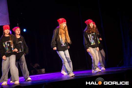 zdjęcie przedstawia dzieci podczas 2. Gorlickiego Festiwalu Tańca 2026