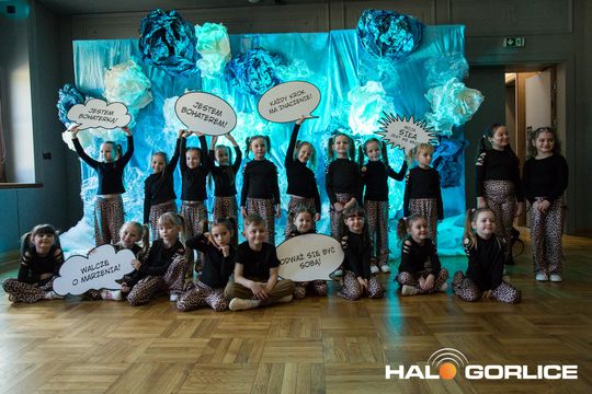zdjęcie przedstawia dzieci podczas 2. Gorlickiego Festiwalu Tańca 2026