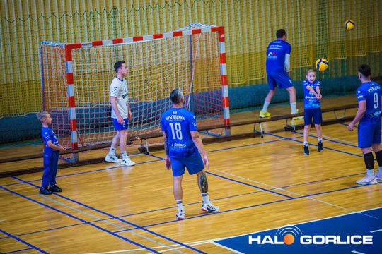 zdjęcie przedstawia siatkarzy GKPS Gorlice