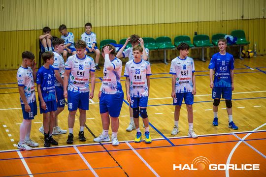 zdjęcie przedstawia siatkarzy GKPS Gorlice