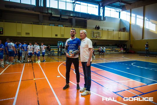 zdjęcie przedstawia siatkarzy GKPS Gorlice