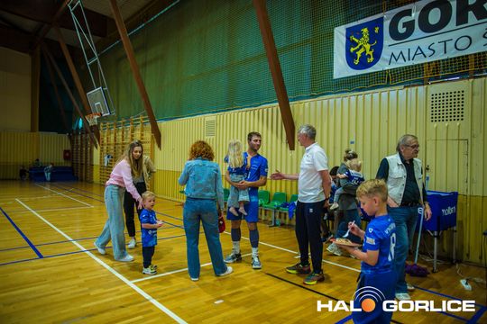 zdjęcie przedstawia siatkarzy GKPS Gorlice