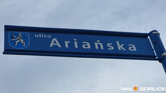zdjęcie przedstawia jezdnię w mieście