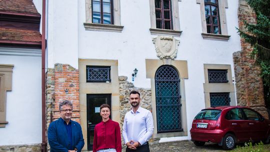 Podpisanie umowy na remont Dworu Karwacjanów w Gorlicach (20 sierpnia 2026)