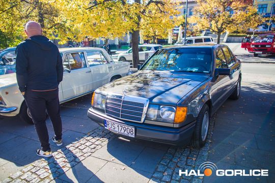 stare samochody na gorlickim Rynku