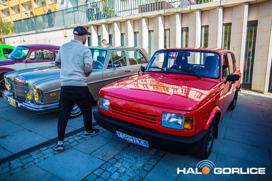 stare samochody na gorlickim Rynku
