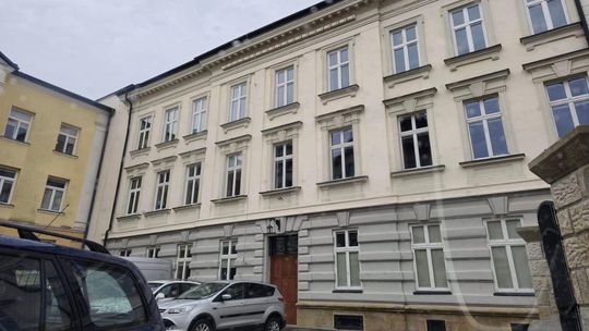 Zdjęcie przedstawia dawną Szkołę Podstawową nr 2 w Gorlicach