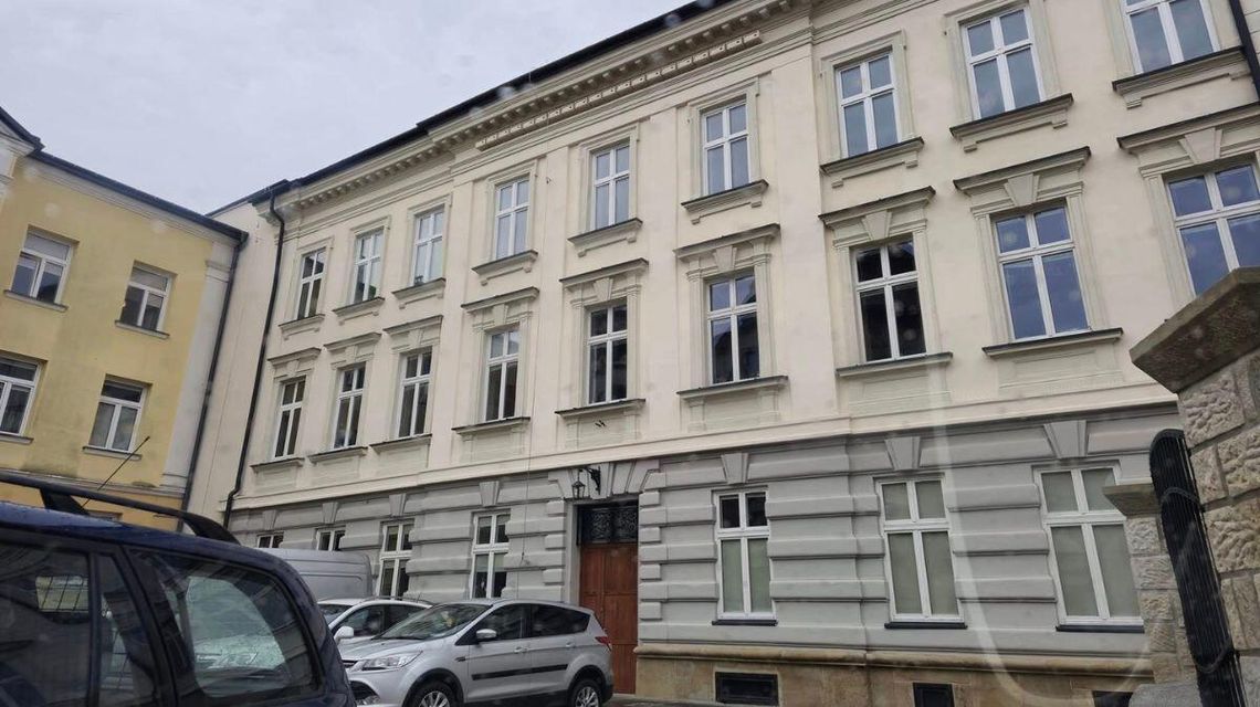 Zdjęcie przedstawia dawną Szkołę Podstawową nr 2 w Gorlicach