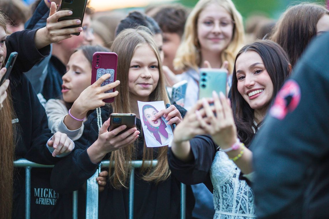 Dni Gorlic na przestrzeni lat – pamiętasz, kto grał na scenie? Zdjęcie przedstawia uczestników Dni Gorlic