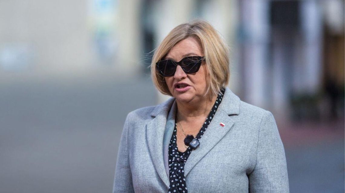Zdjęcie przedstawia poseł na Sejm Barbarę Bartuś